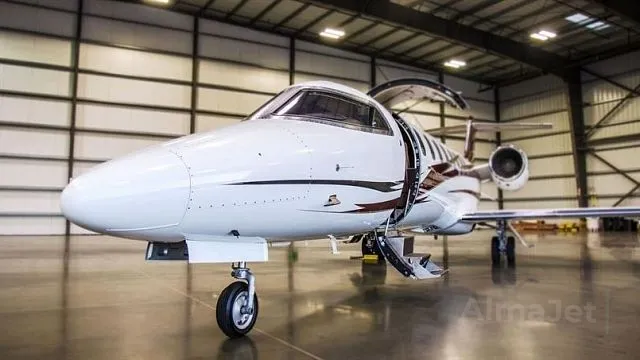 Learjet 75