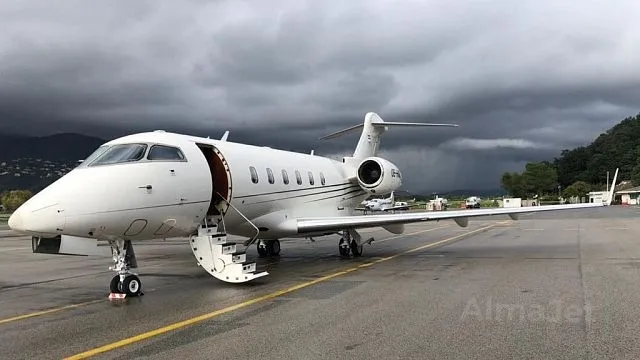 Challenger 300