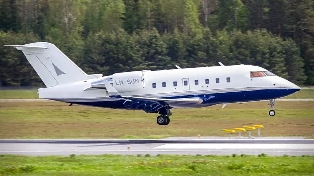 Challenger 604