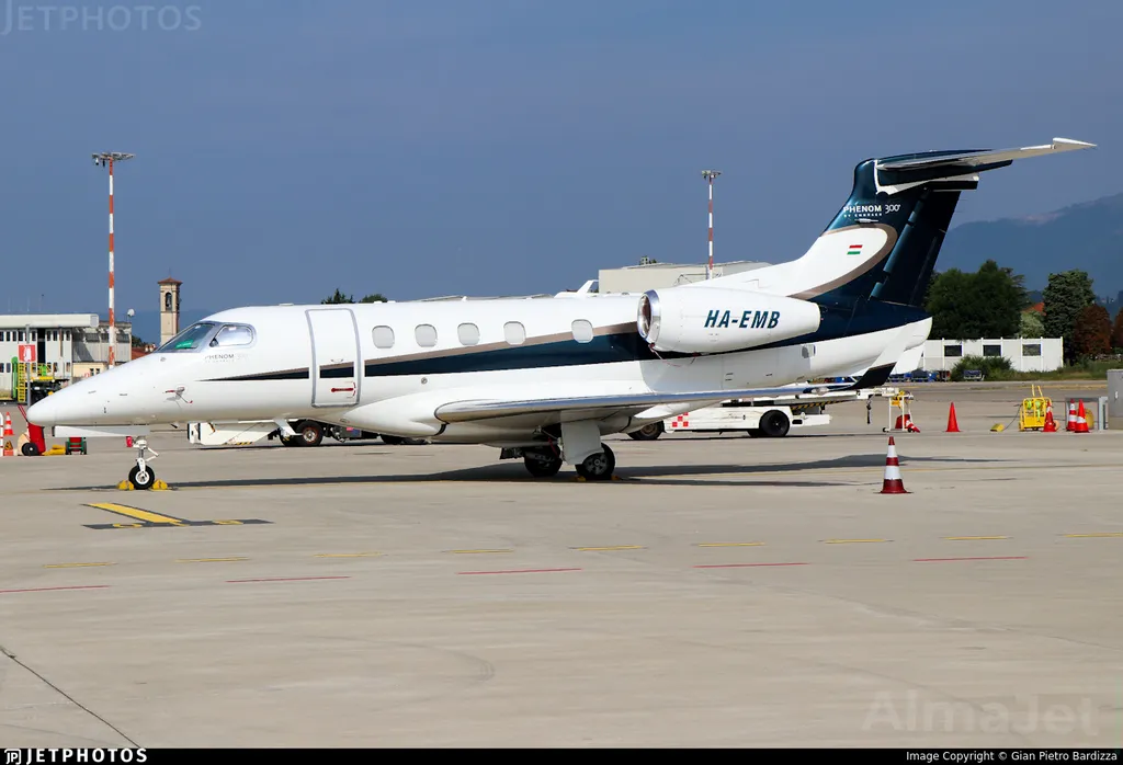 Phenom 300