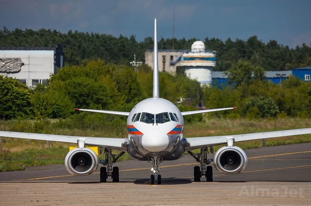 SSJ100 VIP