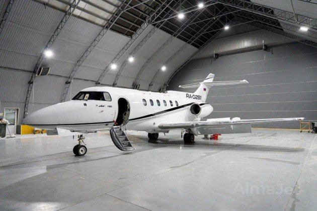 Hawker 700A