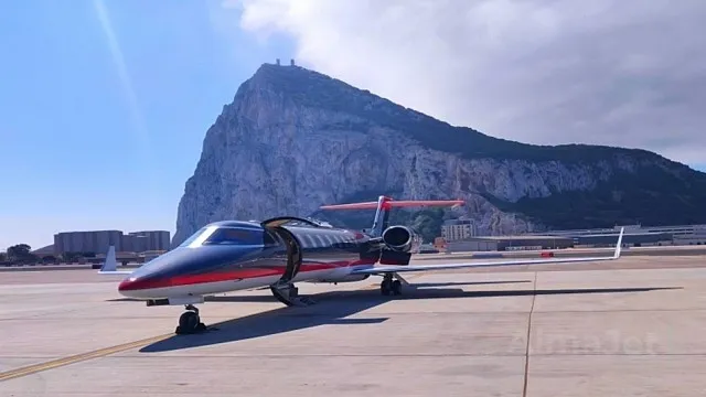Learjet 45
