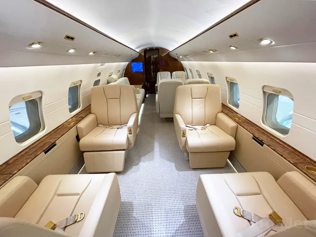 Challenger 604
