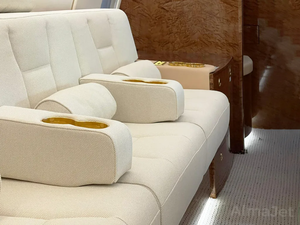 Challenger 604