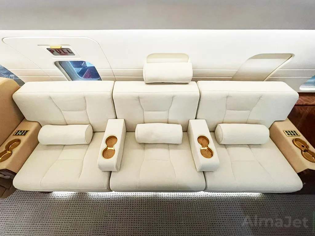 Challenger 604
