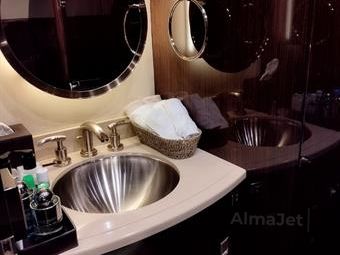 Challenger 605