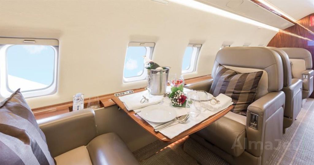Challenger 604