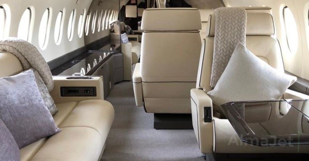 Falcon 900B