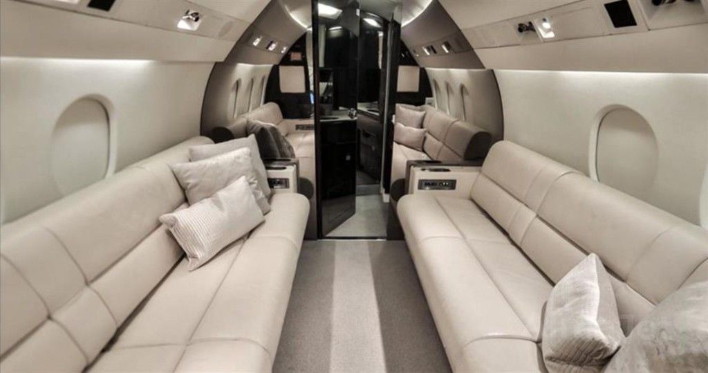 Falcon 900B