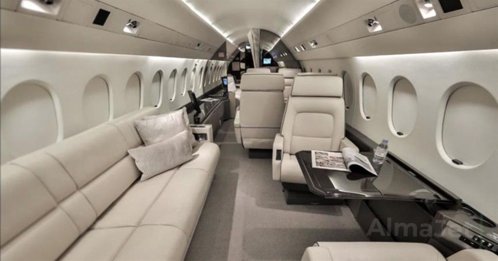 Falcon 900B