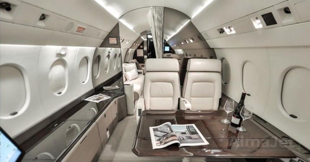 Falcon 900B