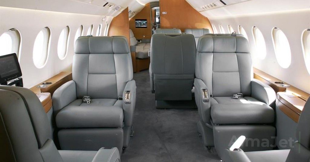 Falcon 900B