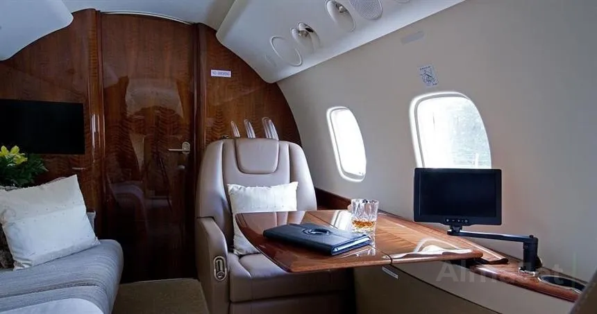 Embraer Legacy 650