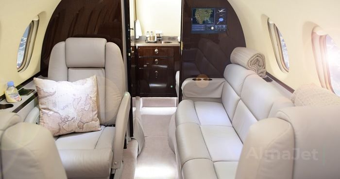Hawker 750