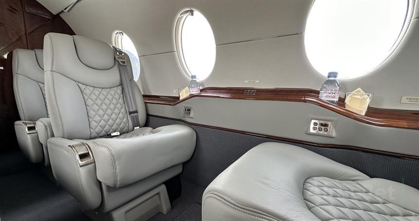 Hawker 400XP