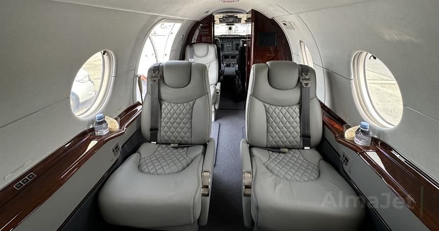 Hawker 400XP