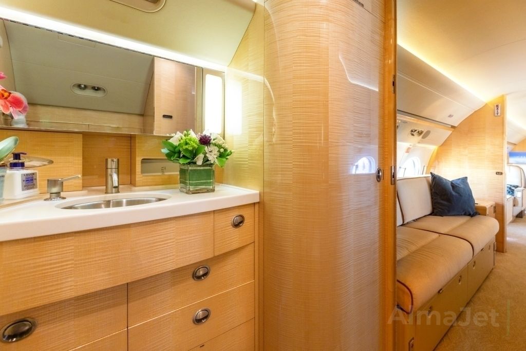 Gulfstream G-550