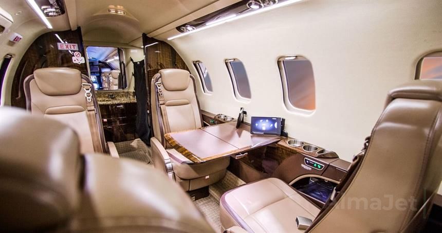 Learjet 75
