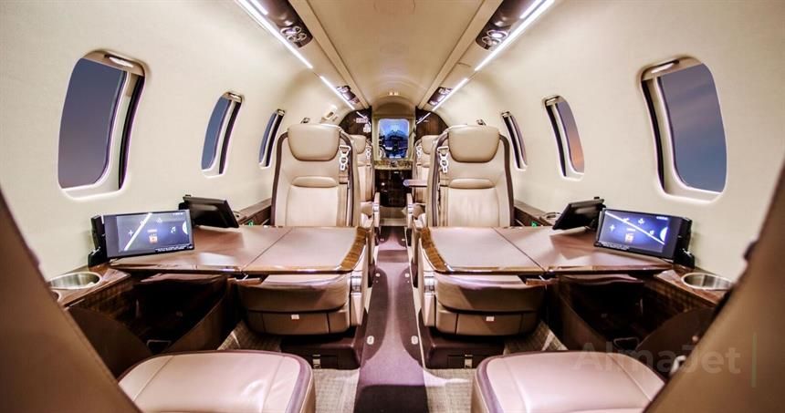 Learjet 75