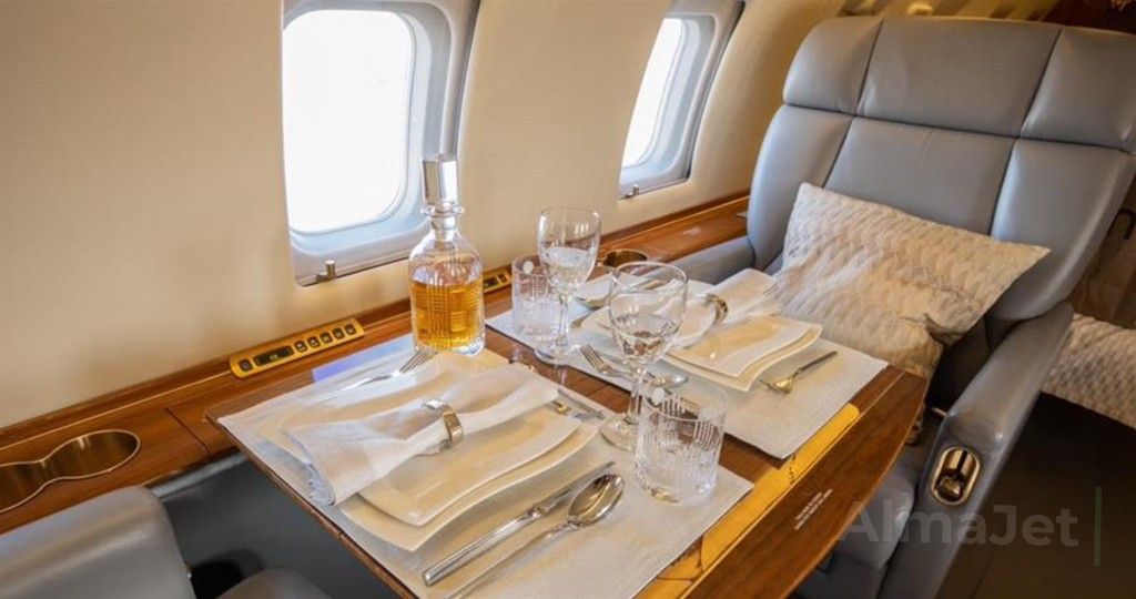 Challenger 604