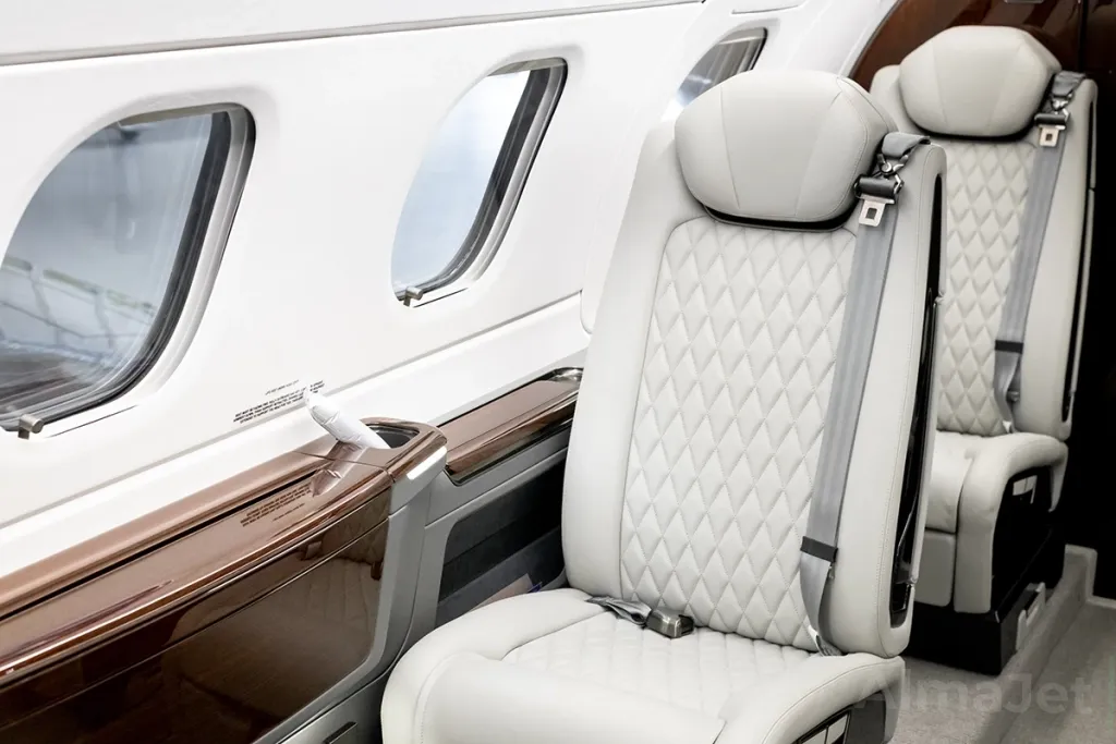 Embraer Phenom 300