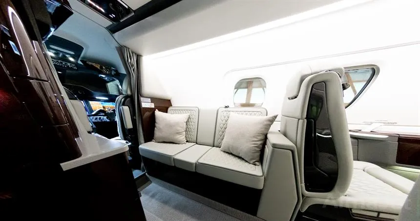 Embraer Phenom 300