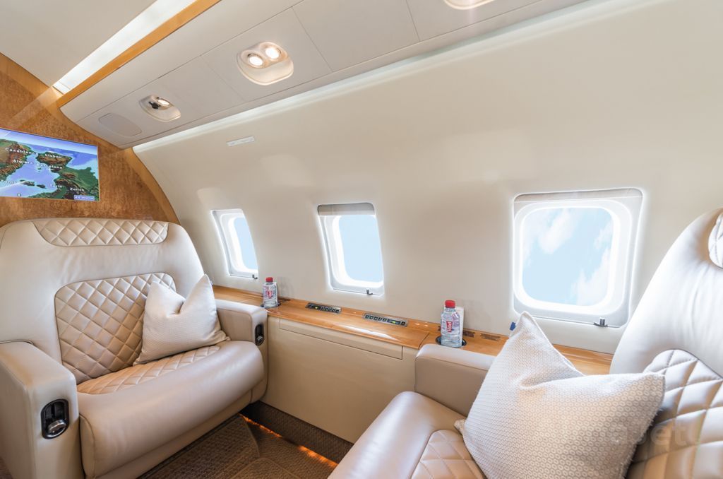 Challenger 604