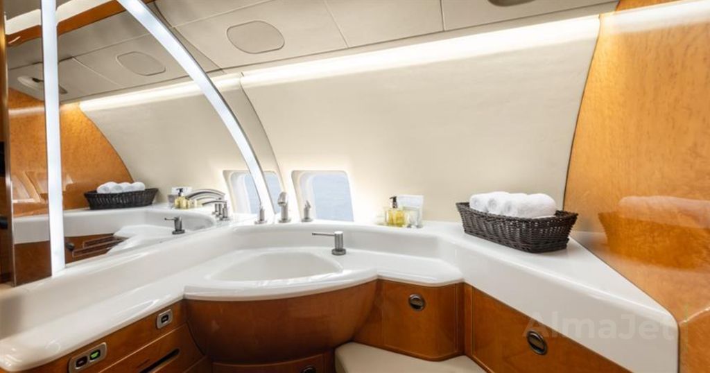 Challenger 604