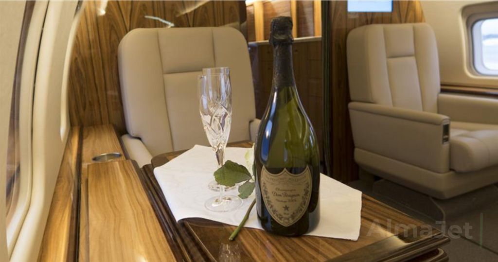 Challenger 604