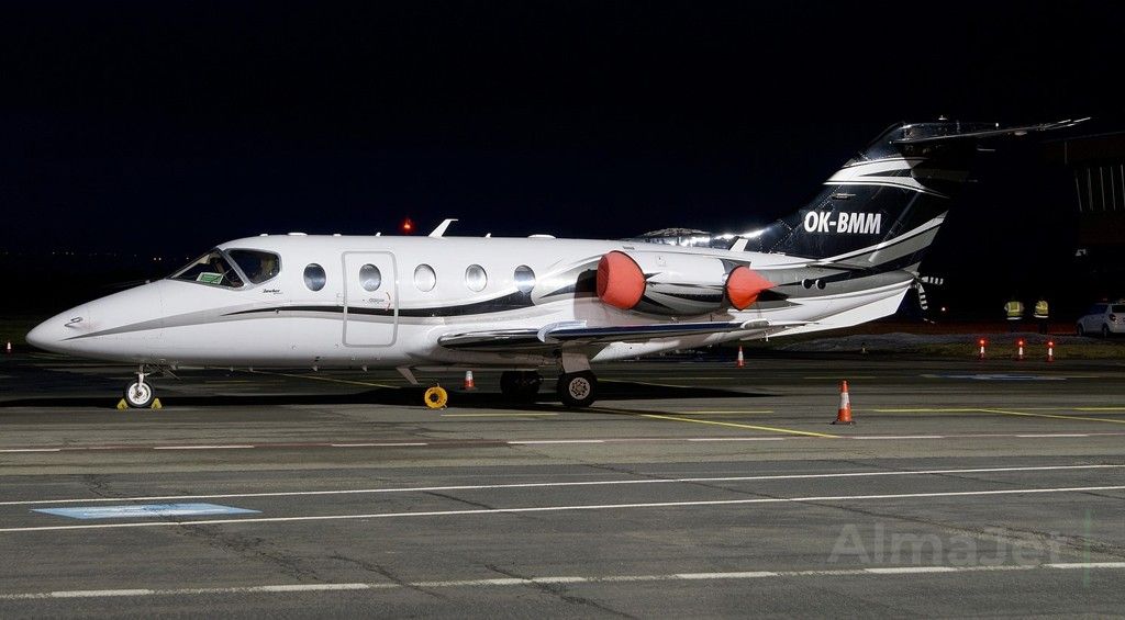 Hawker 400XP