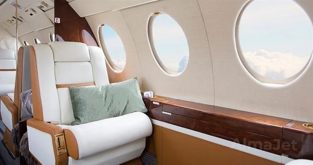 Falcon 50 EX