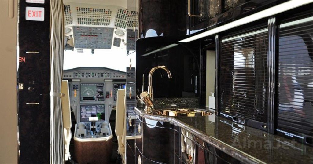 Falcon 2000LX