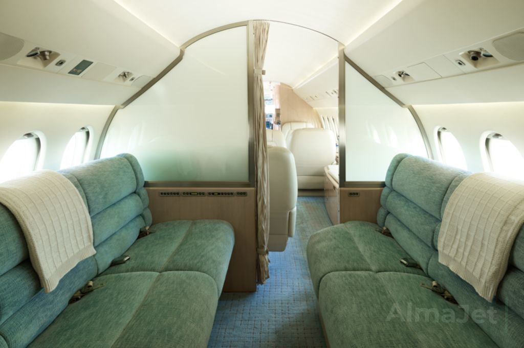 Falcon 900 C