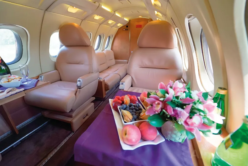 Hawker 700A