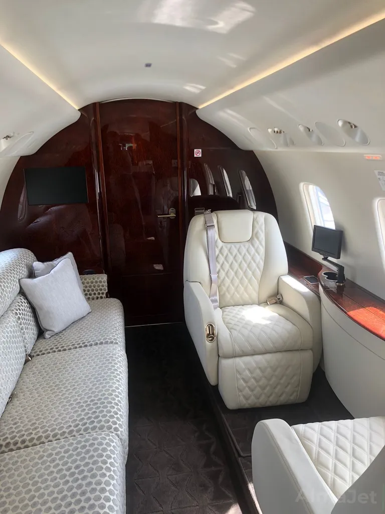 Embraer Legacy 650