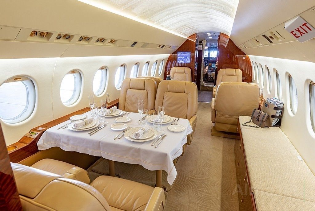 Falcon 900 C