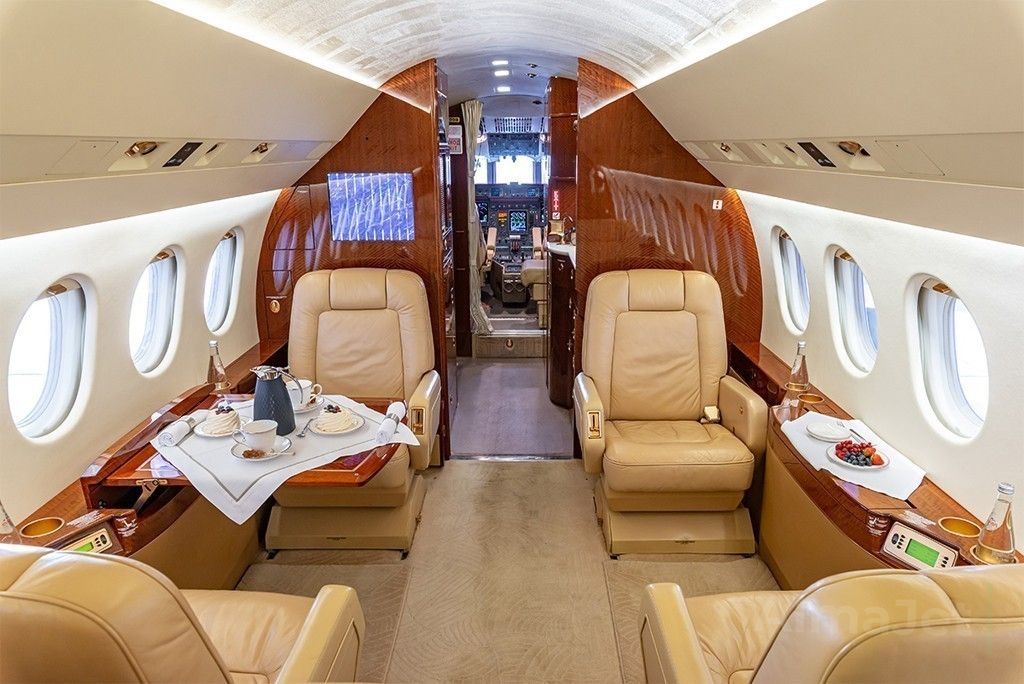 Falcon 900 C