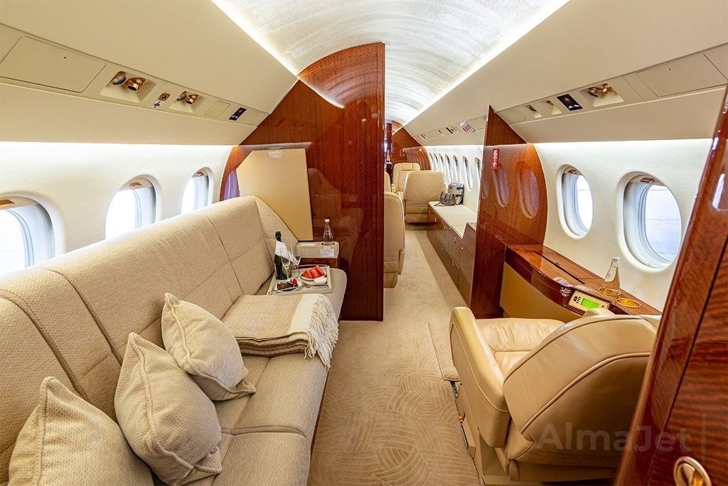 Falcon 900 C