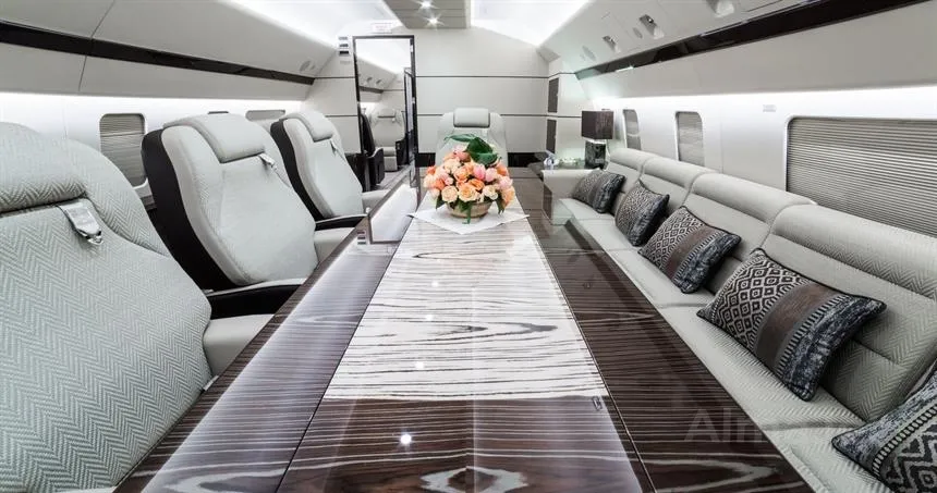TU-204 VIP
