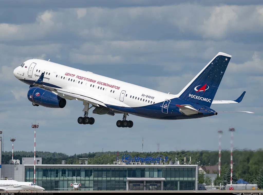 TU-204