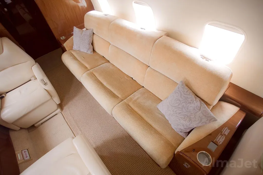 Challenger 300