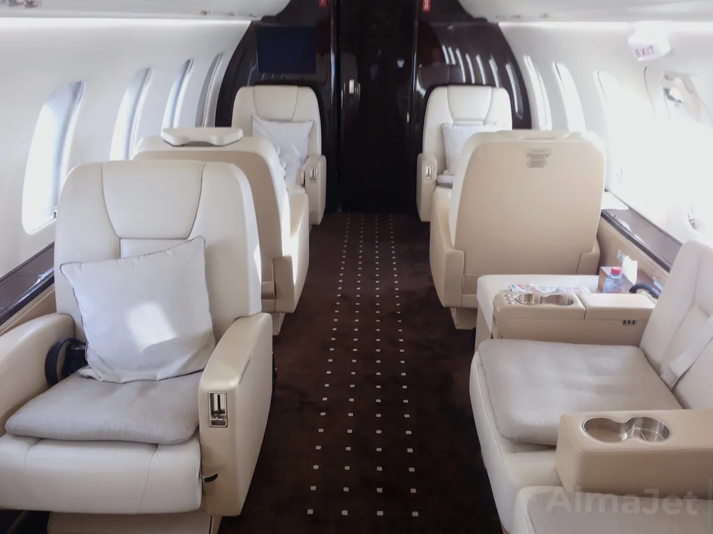 Challenger 605