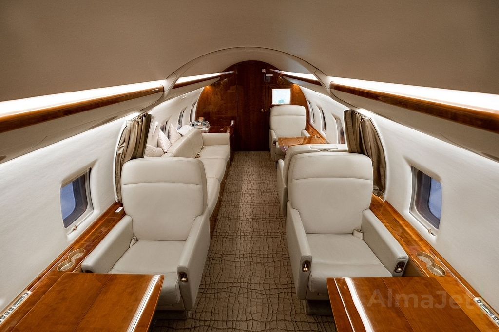 Challenger 604