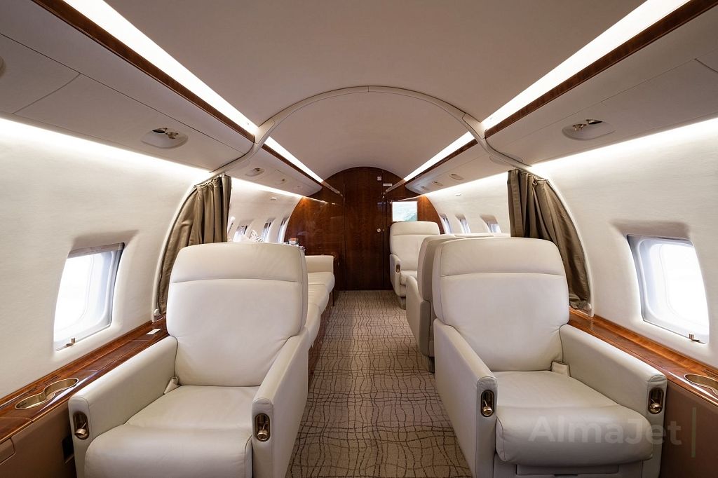Challenger 604