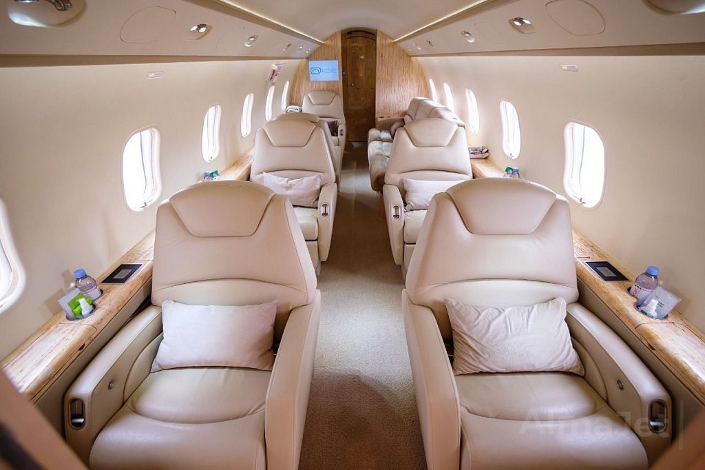 Challenger 300