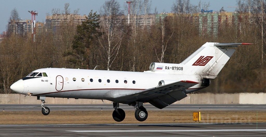 Yak-40