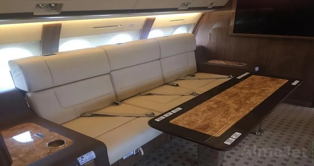 SSJ100 VIP