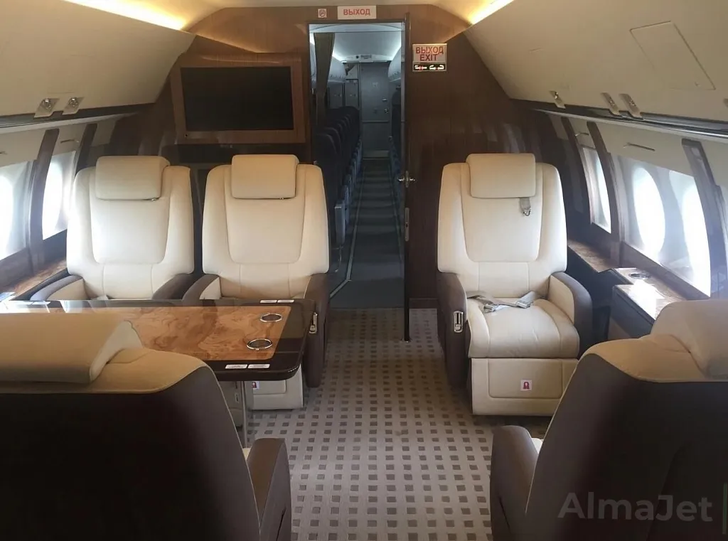 SSJ100 VIP