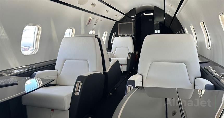 Challenger 300